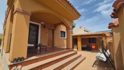 2 sypialnia Willa na sprzedaż w Torrevieja z basenem - 322 400 € (Ref: 9841293)