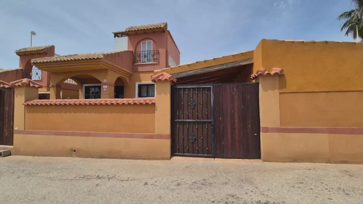 2 chambre Villa/Maison à vendre à Torrevieja avec piscine - 322 400 € (Ref: 9841293)