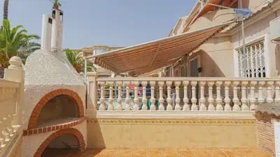 3 soveværelse Semi-Rækkehus til salg i Dehesa de Campoamor med swimmingpool - € 310.000 (Ref: 9841305)