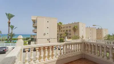 3 soveværelse Semi-Rækkehus til salg i Dehesa de Campoamor med swimmingpool - € 310.000 (Ref: 9841305)