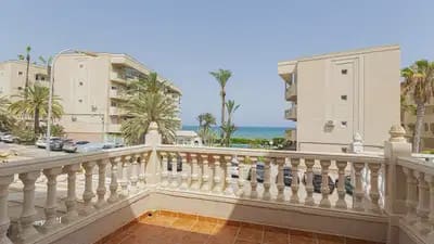 3 soveværelse Semi-Rækkehus til salg i Dehesa de Campoamor med swimmingpool - € 310.000 (Ref: 9841305)