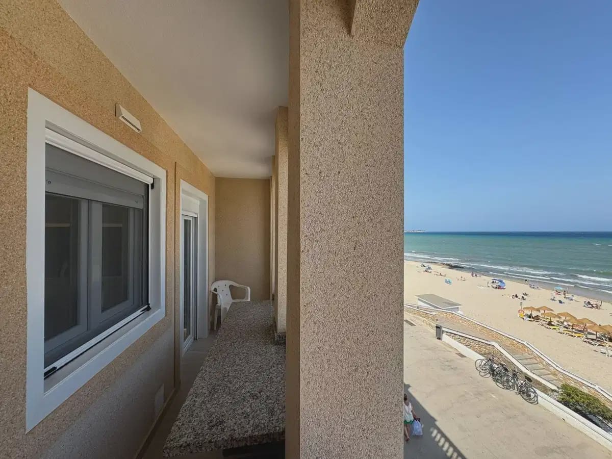 Ático de 2 habitaciones en Pilar de la Horadada en venta - 319.000 € (Ref: 9841309)