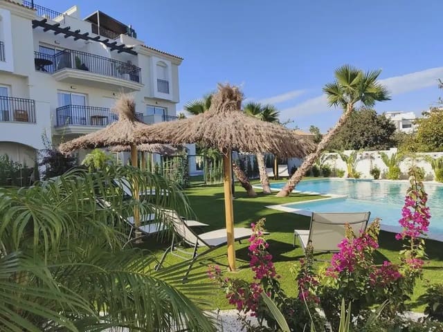 2 makuuhuone Kattohuoneisto myytävänä paikassa Dénia - 350 000 € (Ref: 9844853)
