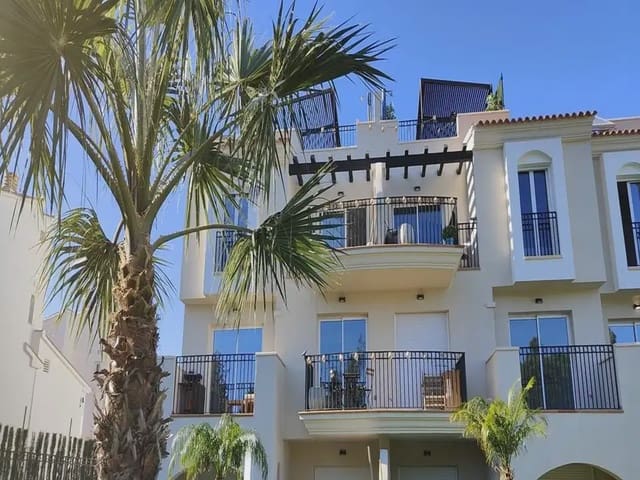 2 makuuhuone Kattohuoneisto myytävänä paikassa Dénia - 350 000 € (Ref: 9844853)