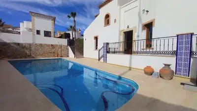 4 bedroom Semi-detached Villa for sale in Algorfa with pool - € 359,900 (Ref: 9844872)