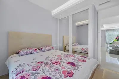 3 soveværelse Semi-Rækkehus til salg i Dona Pepa med swimmingpool - € 379.000 (Ref: 9844878)
