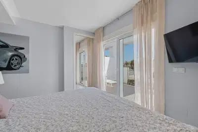 3 soveværelse Semi-Rækkehus til salg i Dona Pepa med swimmingpool - € 379.000 (Ref: 9844878)