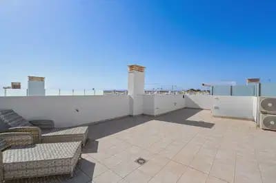 3 soveværelse Semi-Rækkehus til salg i Dona Pepa med swimmingpool - € 379.000 (Ref: 9844878)