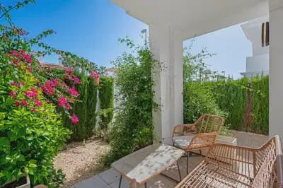 3 soveværelse Semi-Rækkehus til salg i Dona Pepa med swimmingpool - € 379.000 (Ref: 9844878)