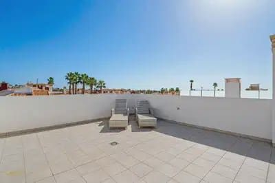 3 soveværelse Semi-Rækkehus til salg i Dona Pepa med swimmingpool - € 379.000 (Ref: 9844878)