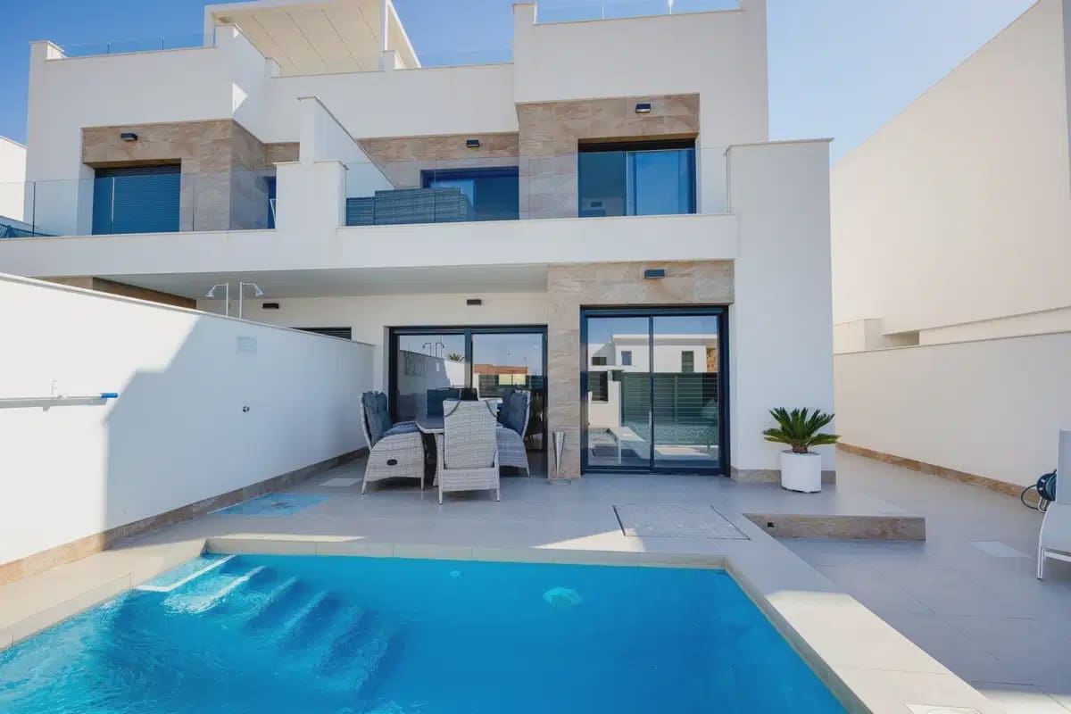 3 bedroom Villa for sale in Los Montesinos with pool garage - € 369,900 (Ref: 9844886)