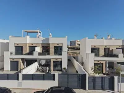 3 bedroom Villa for sale in Los Montesinos with pool garage - € 369,900 (Ref: 9844886)