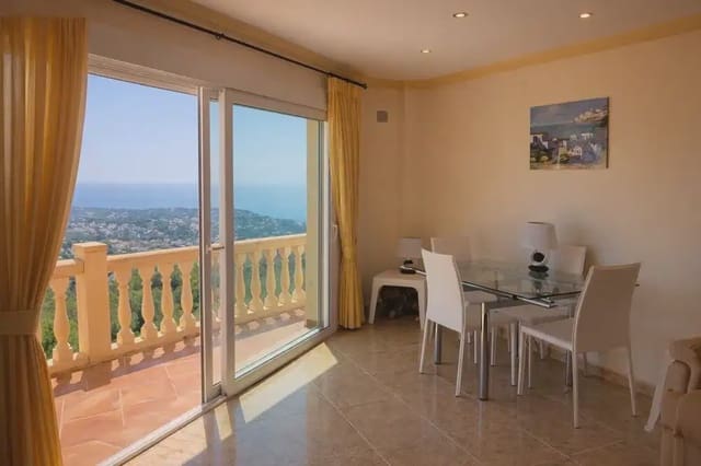 Chalet de 4 habitaciones en Casco Urbano, Teulada-Moraira en venta con piscina garaje - 1.500.000 € (Ref: 9854639)
