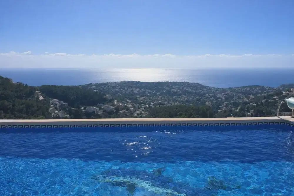 Chalet de 4 habitaciones en Moraira en venta con piscina garaje - 1.500.000 € (Ref: 9854639)