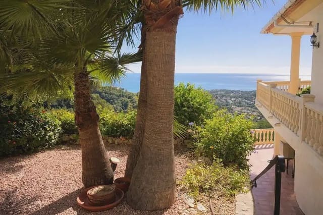 Chalet de 4 habitaciones en Casco Urbano, Teulada-Moraira en venta con piscina garaje - 1.500.000 € (Ref: 9854639)