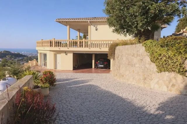 Chalet de 4 habitaciones en Casco Urbano, Teulada-Moraira en venta con piscina garaje - 1.500.000 € (Ref: 9854639)