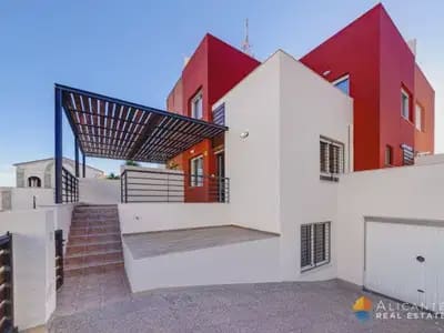 3 bedroom Townhouse for sale in Algorfa - € 310,000 (Ref: 9864047)
