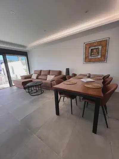 3 bedroom Villa for sale in Los Montesinos with garage - € 329,000 (Ref: 9870579)