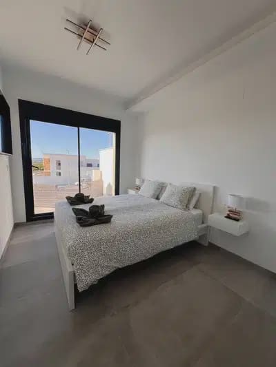 3 bedroom Villa for sale in Los Montesinos with garage - € 329,000 (Ref: 9870579)