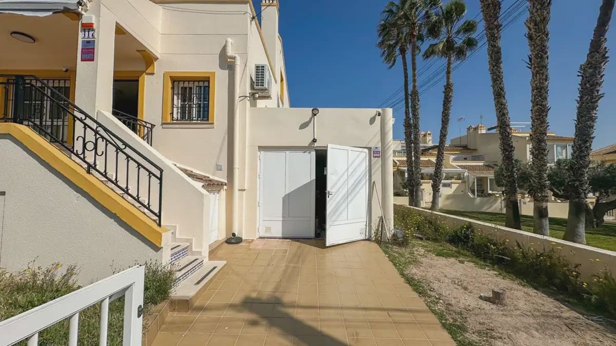 3 soverom Hus til salgs i Villamartin med svømmebasseng - € 319 000 (Ref: 9870584)