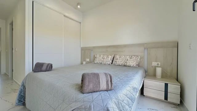 Ático de 2 habitaciones en Finestrat en venta - 355.000 € (Ref: 9872118)