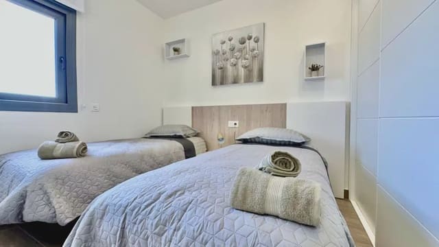 Ático de 2 habitaciones en Finestrat en venta - 355.000 € (Ref: 9872118)
