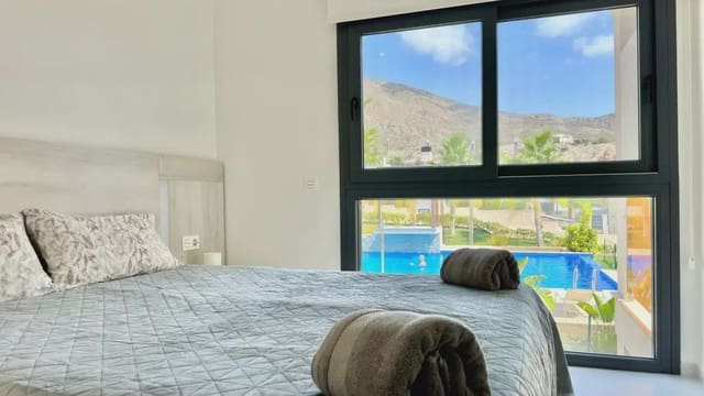 Ático de 2 habitaciones en Finestrat en venta - 355.000 € (Ref: 9872118)