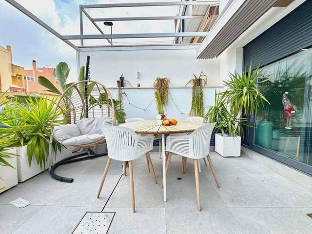 4 chambre Maison de Ville à vendre à Guardamar del Segura - 379 000 € (Ref: 9872130)