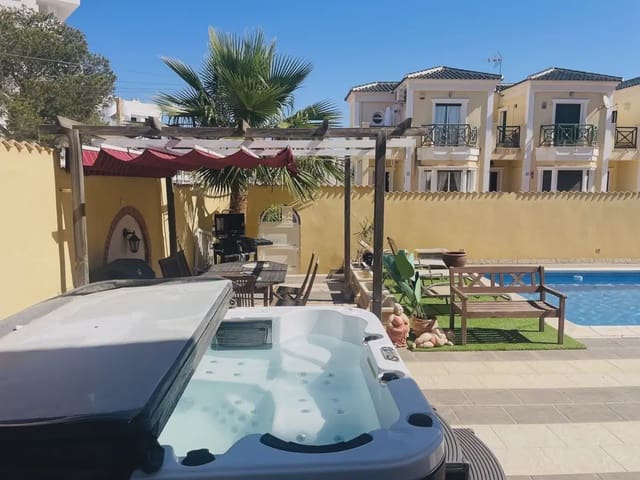 3 soveværelse Villa til salg i Villamartin, Orihuela - € 369.000 (Ref: 9872131)