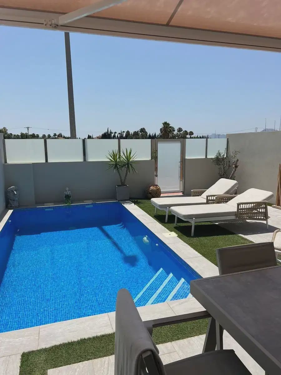 Pareado de 3 habitaciones en Daya Vieja en venta - 359.000 € (Ref: 9872142)