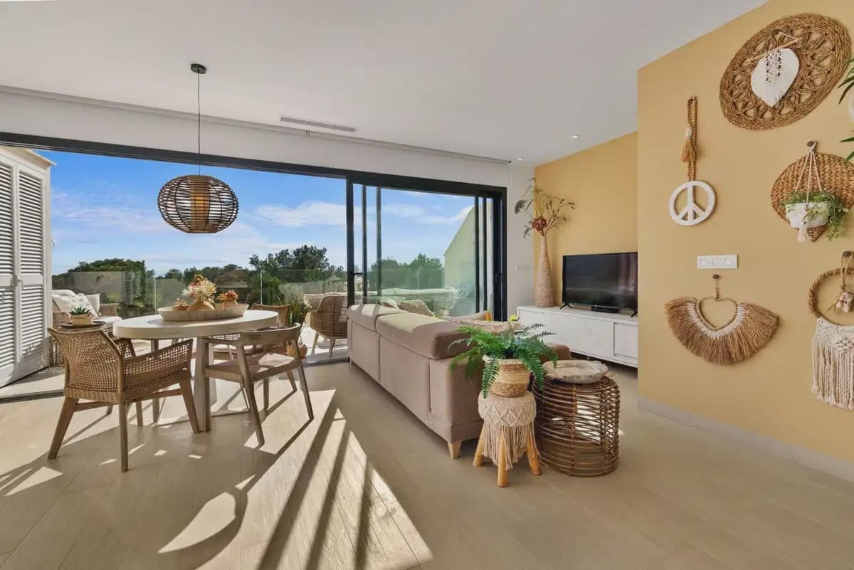 Apartamento de 2 habitaciones en Las Colinas Golf en venta con piscina - 359.000 € (Ref: 9872157)