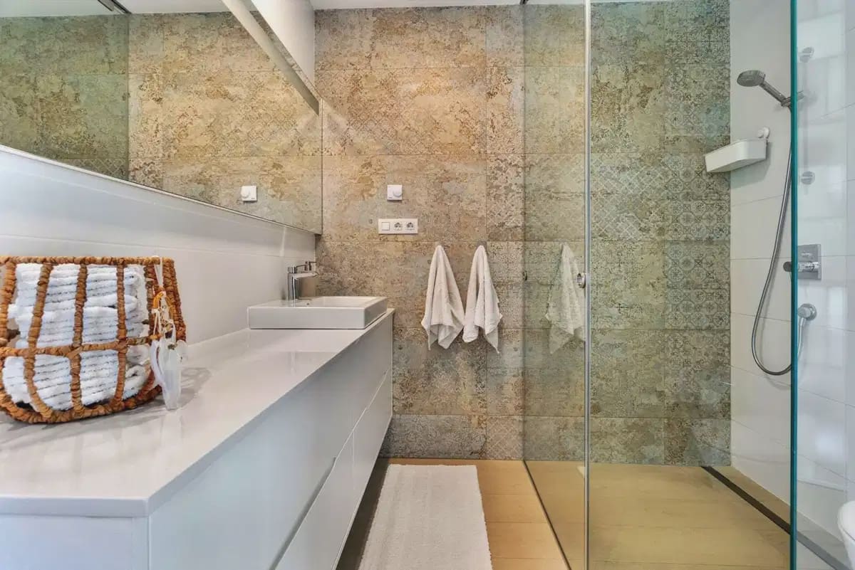 Apartamento de 2 habitaciones en Las Colinas Golf en venta con piscina - 359.000 € (Ref: 9872157)