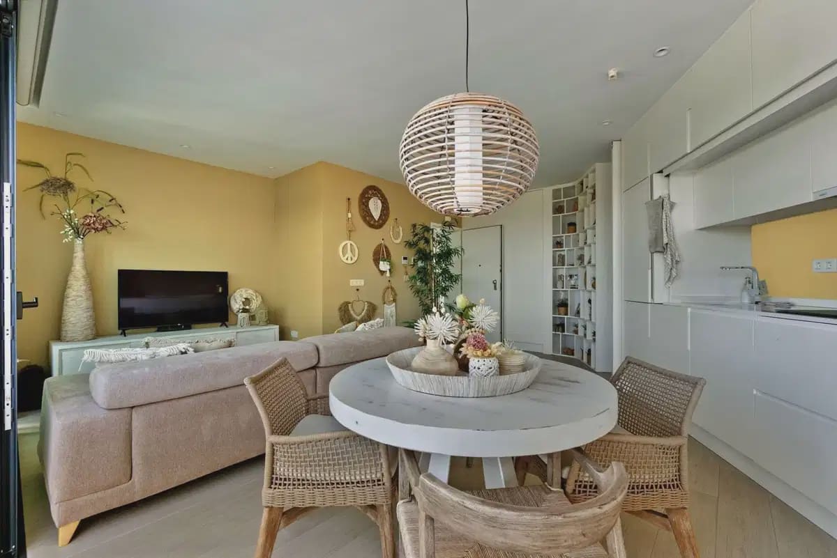 Apartamento de 2 habitaciones en Las Colinas Golf en venta con piscina - 359.000 € (Ref: 9872157)