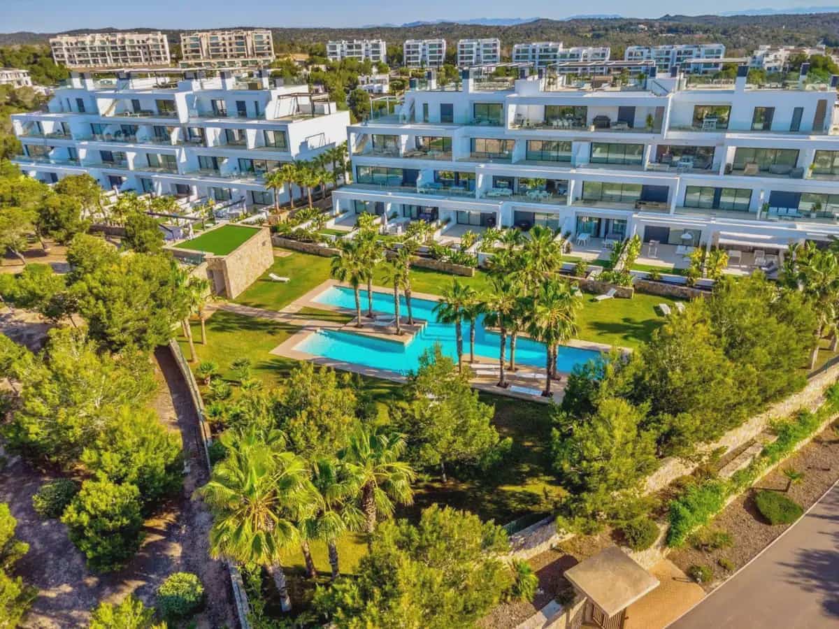 Apartamento de 2 habitaciones en Las Colinas Golf en venta con piscina - 359.000 € (Ref: 9872157)