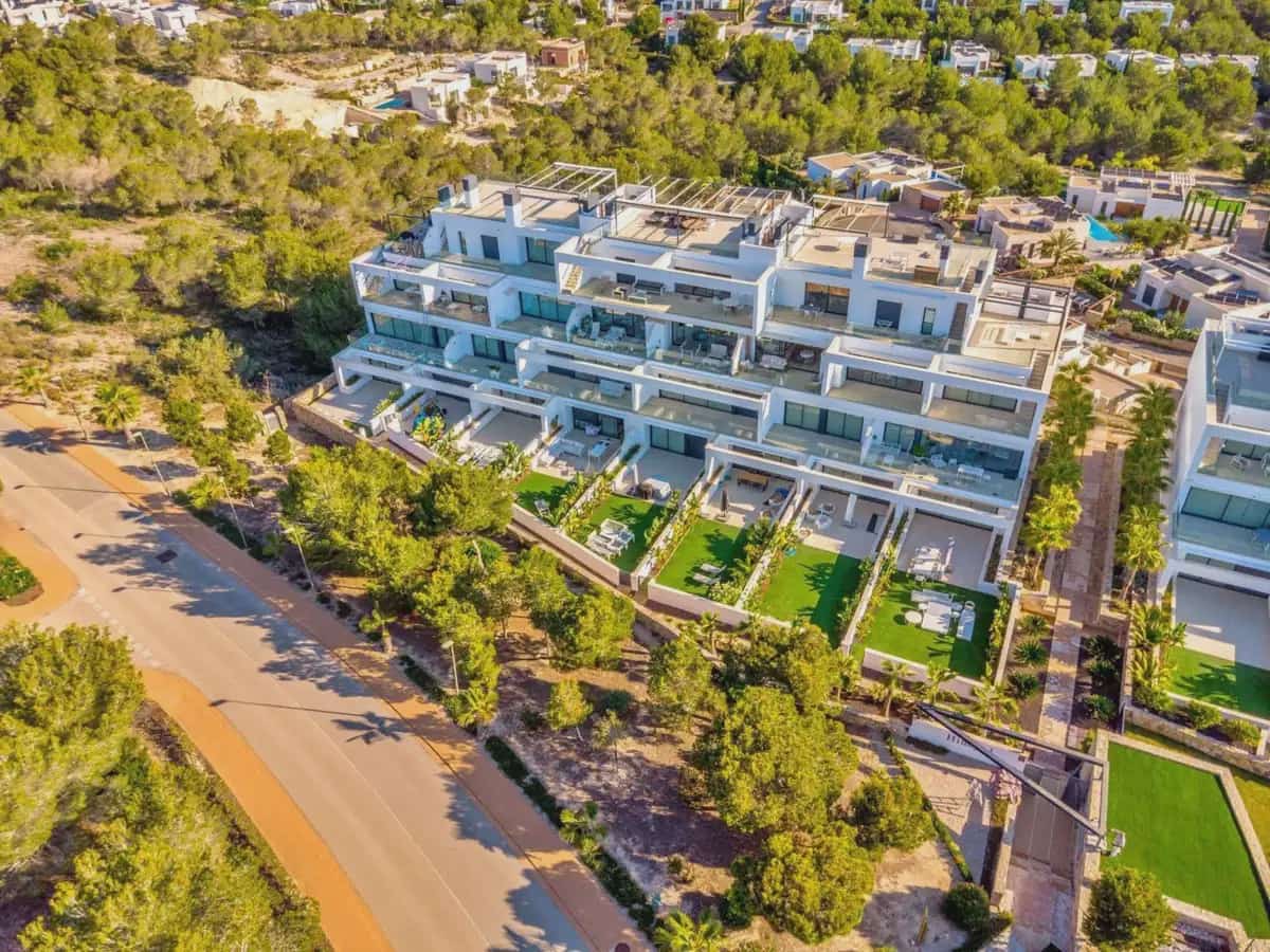 Apartamento de 2 habitaciones en Las Colinas Golf en venta con piscina - 359.000 € (Ref: 9872157)
