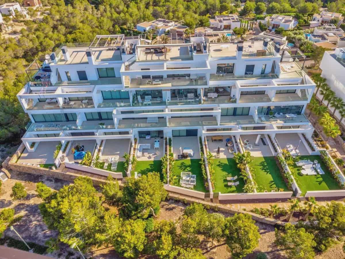 Apartamento de 2 habitaciones en Las Colinas Golf en venta con piscina - 359.000 € (Ref: 9872157)