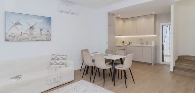 Casa de 3 habitaciones en La Zenia, Orihuela en venta - 328.000 € (Ref: 9888400)