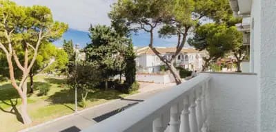 Casa de 3 habitaciones en La Zenia en venta - 328.000 € (Ref: 9888400)