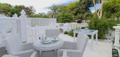 Casa de 3 habitaciones en La Zenia en venta - 328.000 € (Ref: 9888400)