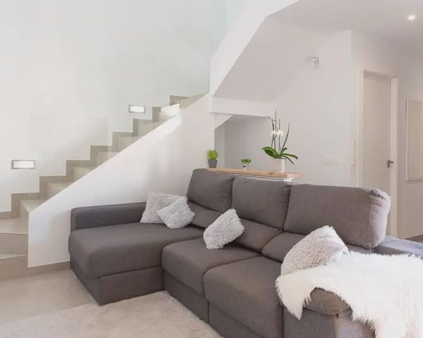 4 bedroom Villa for sale in Benijófar with garage - € 420,000 (Ref: 9897065)