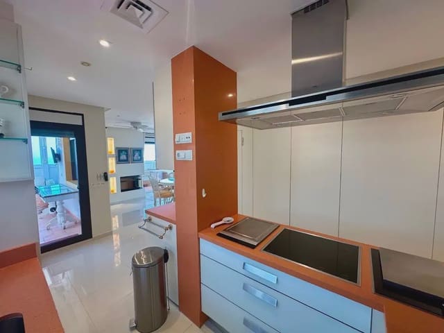 2 slaapkamer Penthouse te koop in Guardamar del Segura met zwembad - € 450.000 (Ref: 9897066)