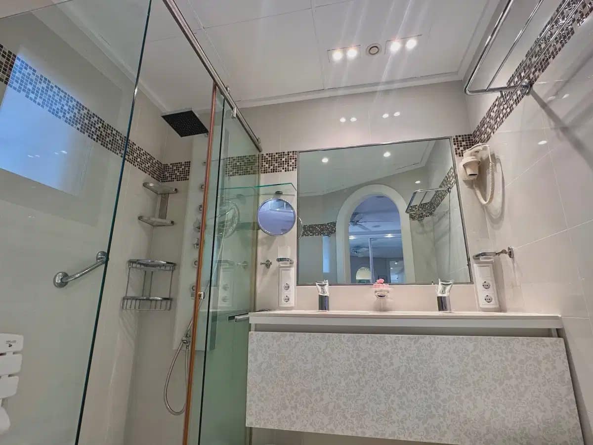 2 bedroom Penthouse for sale in Guardamar del Segura with pool - € 450,000 (Ref: 9897066)