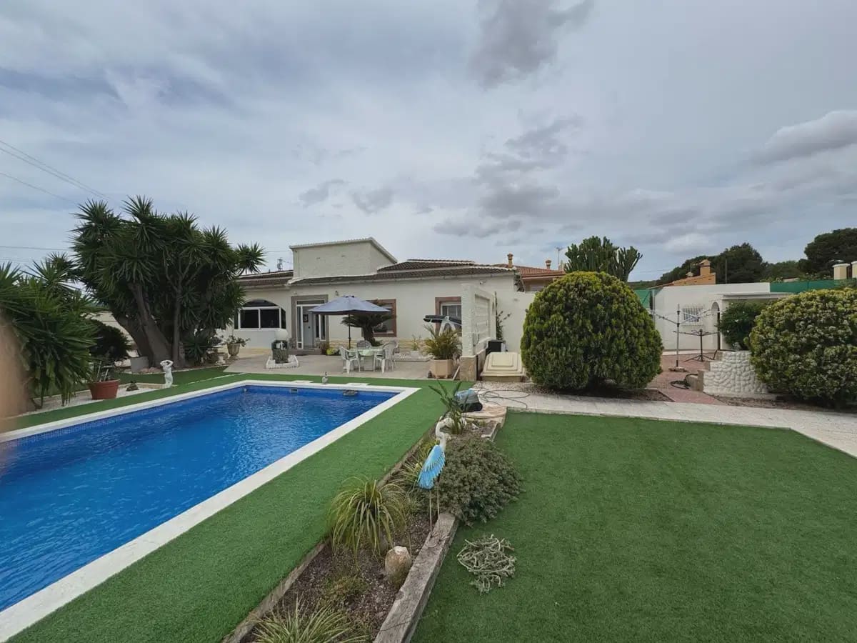 3 chambre Villa/Maison à vendre à La Marina avec piscine garage - 460 000 € (Ref: 9897067)