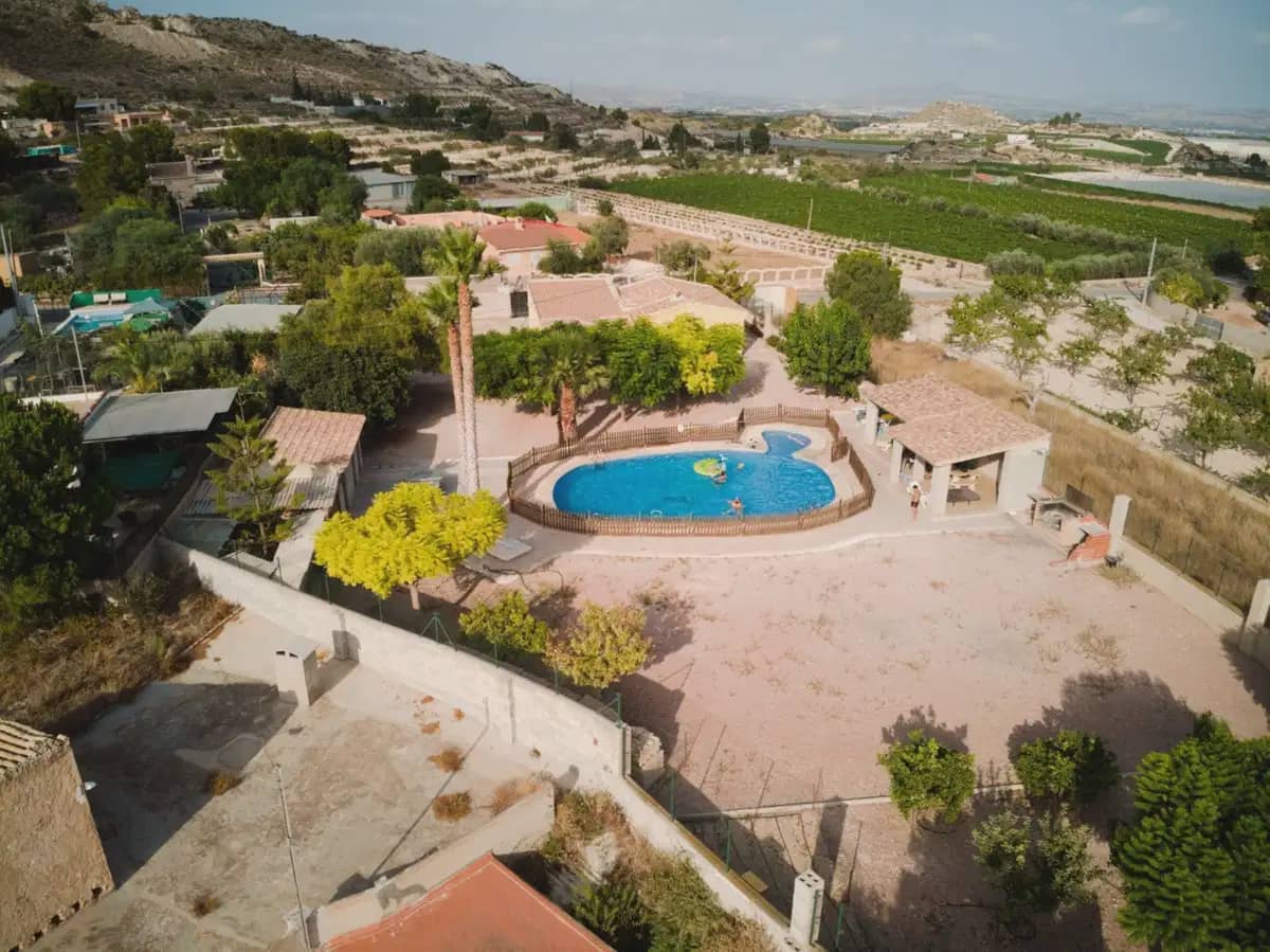 3 soveværelse Villa til salg i La Romana med swimmingpool garage - € 385.000 (Ref: 9897068)