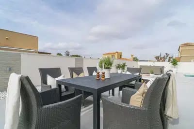 3 soverom Villa til salgs i La Siesta med svømmebasseng - € 439 000 (Ref: 9897069)