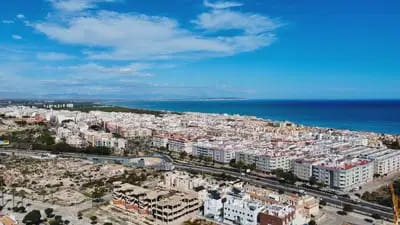 2 Zimmer Penthouse zu verkaufen in Guardamar del Segura mit Pool Garage - 429.000 € (Ref: 9897071)