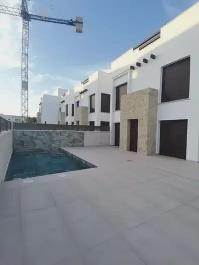 3 Zimmer Villa zu verkaufen in Los Montesinos mit Pool Garage - 465.000 € (Ref: 9897073)