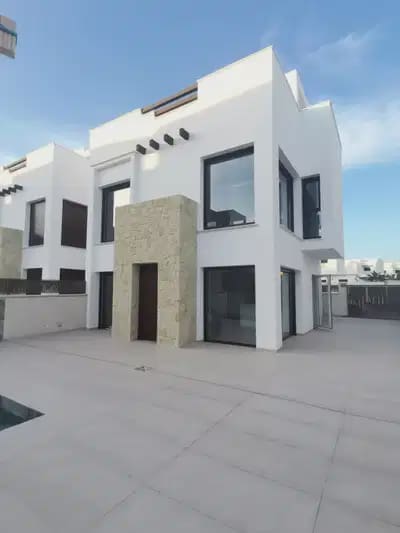 3 Zimmer Villa zu verkaufen in Los Montesinos mit Pool Garage - 465.000 € (Ref: 9897073)