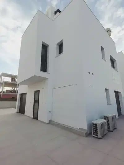 3 Zimmer Villa zu verkaufen in Los Montesinos mit Pool Garage - 465.000 € (Ref: 9897073)