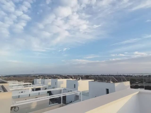 3 sypialnia Willa na sprzedaż w Los Montesinos z basenem garażem - 465 000 € (Ref: 9897073)